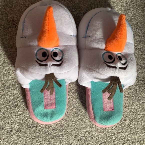 Olaf Slippers - Picture 2 of 3